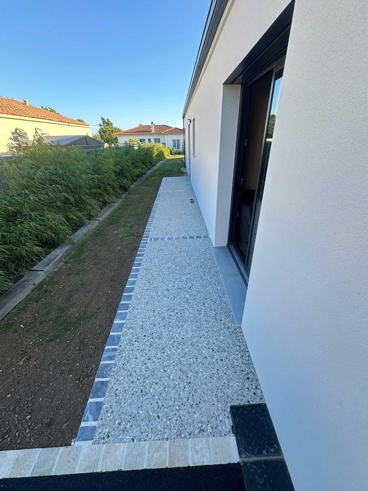 Photos de nos aménagements extérieurs : cours, allées et terrassement